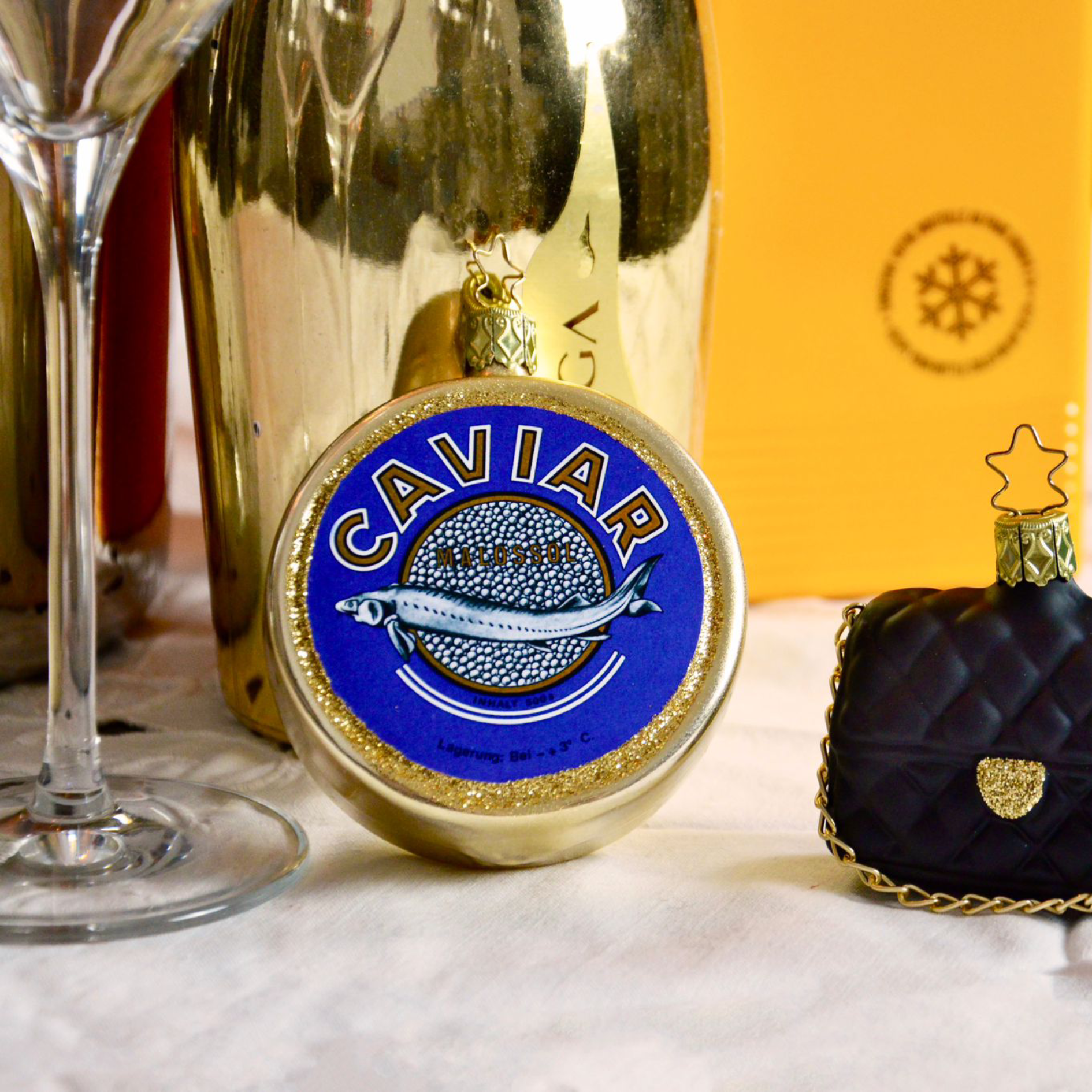Caviar, kaviaar, kerstbal, kaviaarblikje, tas, chanel, kerstornament , glas