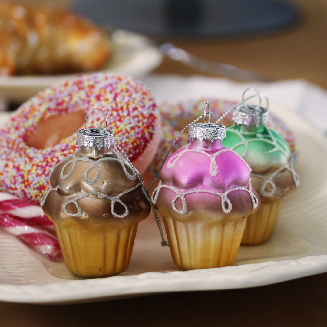 Cupcakes, kerstbal, kersthanger, roze, groen, bruin, muffin